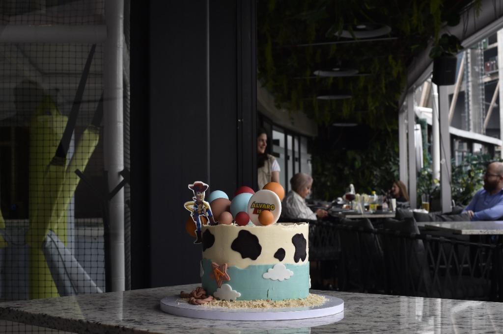 Party Room Cake